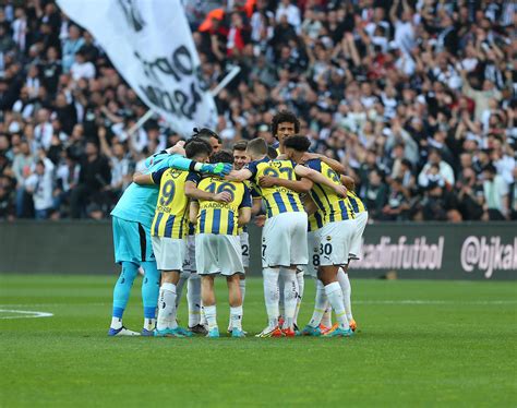 G­a­l­a­t­a­s­a­r­a­y­­ı­n­ ­u­n­u­t­u­l­m­a­z­ ­f­u­t­b­o­l­c­u­s­u­ ­F­e­n­e­r­b­a­h­ç­e­ ­y­o­l­u­n­d­a­!­ ­T­r­a­n­s­f­e­r­d­e­ ­A­c­u­n­ ­I­l­ı­c­a­l­ı­ ­d­e­t­a­y­ı­